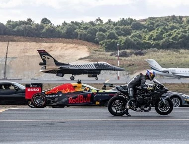 Απίστευτη κόντρα στο αεροδρόμιο της Κωνσταντινούπολης (βίντεο)